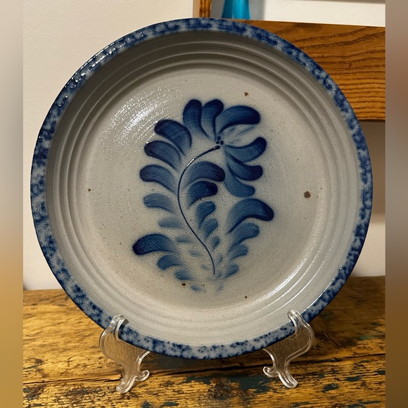 Artistic Blue Salt Glaze Floral Pie Plate - Picture 2 of 10